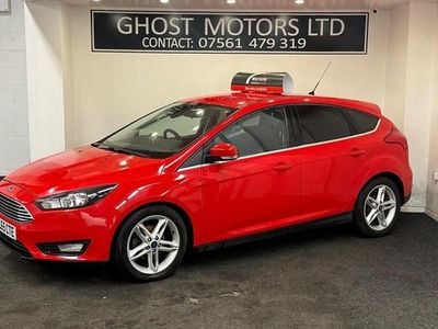 Used Ford Focus Zetec 125 HP (91 kW) 2015 Red Hatchback