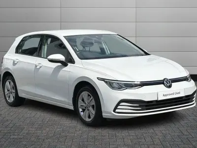 Used VW Golf VIII Life 148 HP (108 kW) 2021 White Hatchback