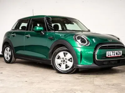 Używany Mini Cooper Classic 136 KM (100 kW) 2022 Zielony Hatchback