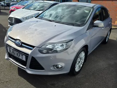 Używany Ford Focus Titanium 125 KM (91 kW) 2011 Srebrny Hatchback