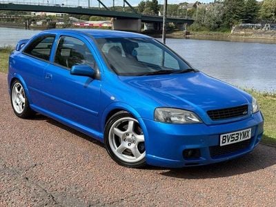 Used Vauxhall Astra 196 HP (144 kW) 2003 Blue Hatchback