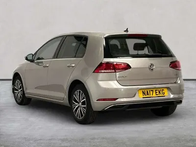 Used VW Golf VII SE 123 HP (90 kW) 2017 Silver Hatchback