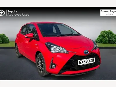 Used Toyota Yaris Hybrid 100 HP (73 kW) 2019 Red Hatchback