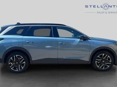 Gebraucht Peugeot 5008 GT 134 PS (98 kW) 2025 Blau SUV