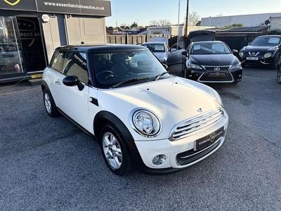 Used Mini Cooper Hatch 2013 White Hatchback