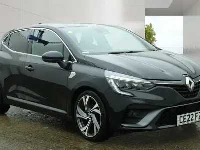 Begagnad Renault Clio V RS Line 90 HK (66 kW) 2022 Svart Halvkombi