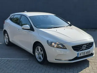 Used Volvo V40 2015 White Hatchback