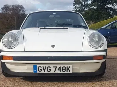Begagnad Porsche 911 210 HK (154 kW) 1976 Vit Sportkupé