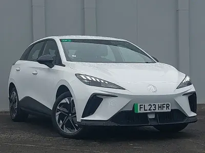Usado MG MG4 EV SE 125 kW (170 CV) 2023 Blanco Utilitario