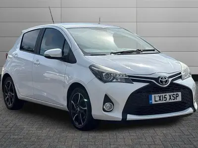 Begagnad Toyota Yaris Sport 99 HK (72 kW) 2015 Vit Halvkombi