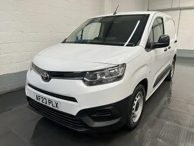 Used Toyota Proace Active 120 HP (88 kW) 2023 White MPV