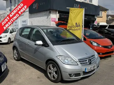Usado Mercedes A160 Avantgarde 82 HP (60 kW) 2012 Prateado Citadino