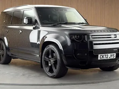 Used Land Rover Defender HSE Dynamic 300 HP (220 kW) 2022 Storm grey SUV