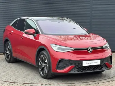 Begagnad VW ID.5 Pro 210 kW (286 HK) 2025 Röd SUV