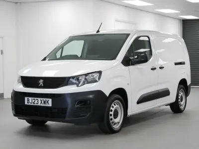 Used Peugeot Partner Premium 100 HP (73 kW) 2023 White MPV