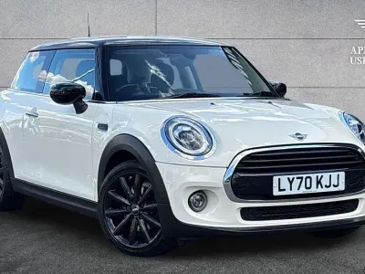 Used Mini Cooper Classic 134 HP (98 kW) 2021 White Hatchback