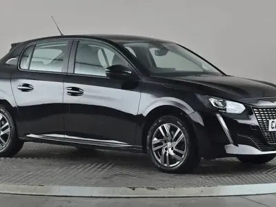 Gebraucht Peugeot 208 Active Premium 102 PS (75 kW) 2022 Schwarz Kleinwagen