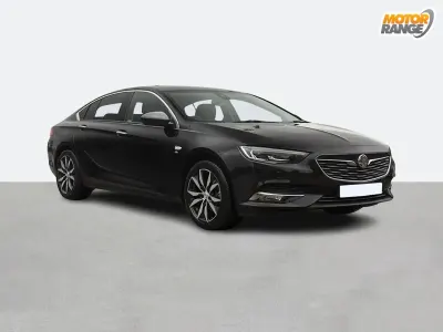 Used Vauxhall Insignia SRi 210 HP (154 kW) 2018 Red Hatchback
