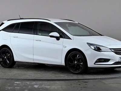 Used Vauxhall Astra SRi 150 HP (110 kW) 2016 White Estate