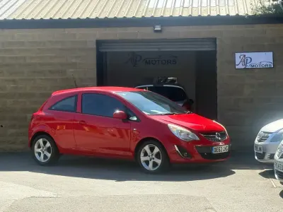 Second-hand Vauxhall Corsa Active 2012 Roșu Hatchback