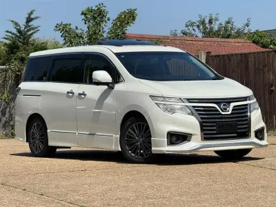 Used Nissan Elgrand Premium Edition 2015 White MPV