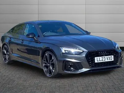 Begagnad Audi A5 Black Edition 150 HK (110 kW) 2023 Grå Sportkupé