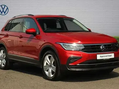 Used VW Tiguan Life 150 HP (110 kW) 2022 Red SUV