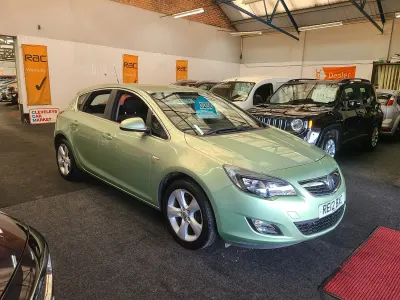 Used Vauxhall Astra SRi 2012 Green Hatchback