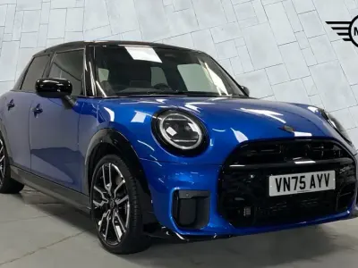 Used Mini Cooper Hatch 113 kW (154 HP) 2025 Blue Hatchback