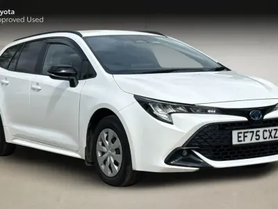 Usado Toyota Corolla 138 HP (101 kW) 2025 Branco