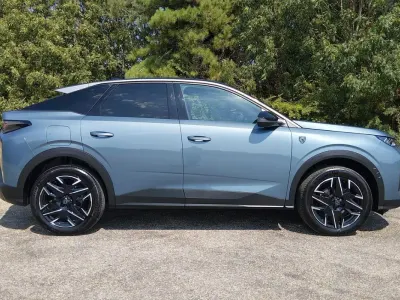 Used Peugeot 3008 GT 143 HP (105 kW) 2025 Blue SUV