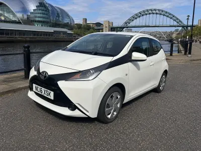 Used Toyota Aygo X-play 69 HP (50 kW) 2016 White Hatchback
