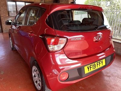 Usado Hyundai i10 SE 2019 Vermelho Citadino