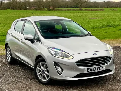 Używany Ford Fiesta Zetec 86 KM (63 kW) 2018 Srebrny Hatchback