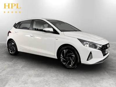 Używany Hyundai i20 SE 100 KM (73 kW) 2023 Biały Hatchback