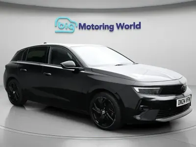 Second-hand Vauxhall Astra S 130 CP (95 kW) 2024 Negru Hatchback