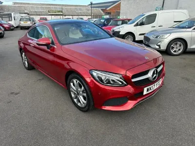 Usado Mercedes C200 Premium 184 HP (135 kW) 2017 Vermelho Coupé