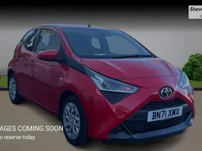 Second-hand Toyota Aygo X-play 72 CP (52 kW) 2021 Hatchback