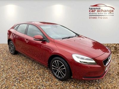 Used Volvo V40 Momentum 122 HP (89 kW) 2017 Red Hatchback