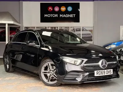 Begagnad Mercedes A180 AMG line 136 HK (100 kW) 2019 Svart Halvkombi