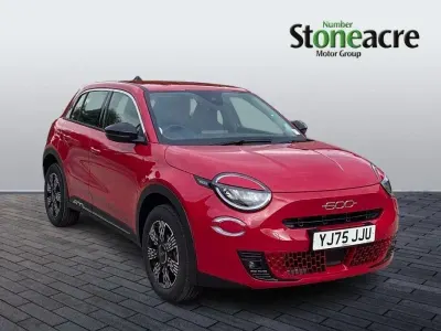 Nowe Fiat 600 S 136 KM (100 kW) 2025 Czerwony SUV