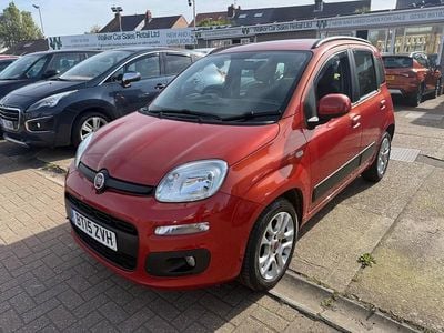 Used Fiat Panda Lounge 69 HP (50 kW) 2015 Red Hatchback