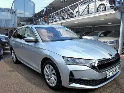 Begagnad Skoda Octavia SE L 147 HK (108 kW) 2025 Silver Kombi