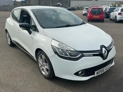 Used Renault Clio Dynamique 90 HP (66 kW) 2016 White Hatchback