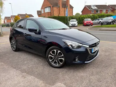 Usado Mazda 2 Inclusive 90 HP (66 kW) 2017 Azul Citadino