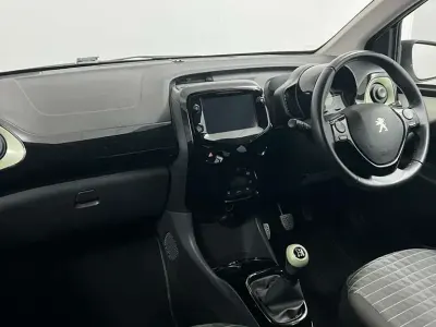 Begagnad Peugeot 108 Collection 71 HK (52 kW) 2021 Vit Halvkombi