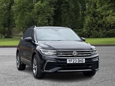 Begagnad VW Tiguan R-line Edition 150 HK (110 kW) 2023 Svart SUV