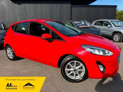 Used Ford Fiesta Zetec 100 HP (73 kW) 2019 Red Hatchback