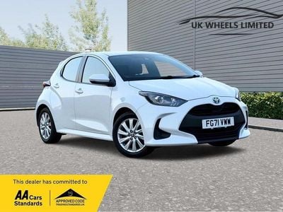 Used Toyota Yaris Hybrid 2021 White Hatchback