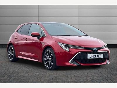 Used Toyota Corolla 122 HP (89 kW) 2019 Red Hatchback